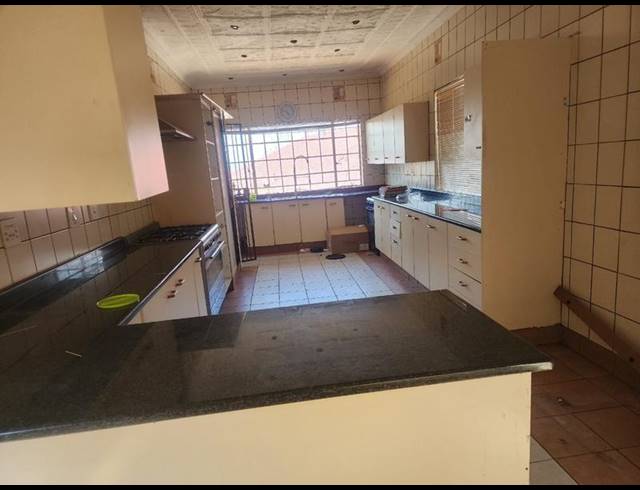 2 BEDROOM PROPERTY TO RENT IN CYRILDENE